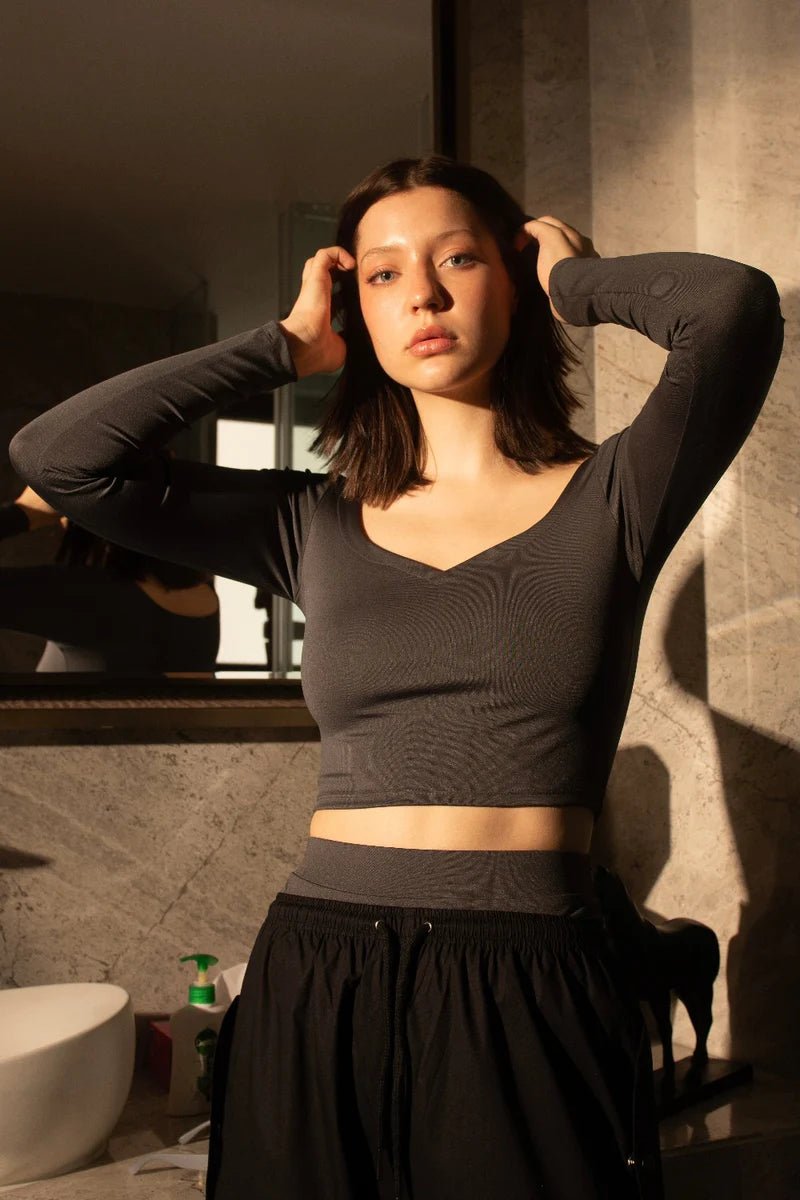 Trendy Women Short Tops To Add To Your Collection - BEEGLEE