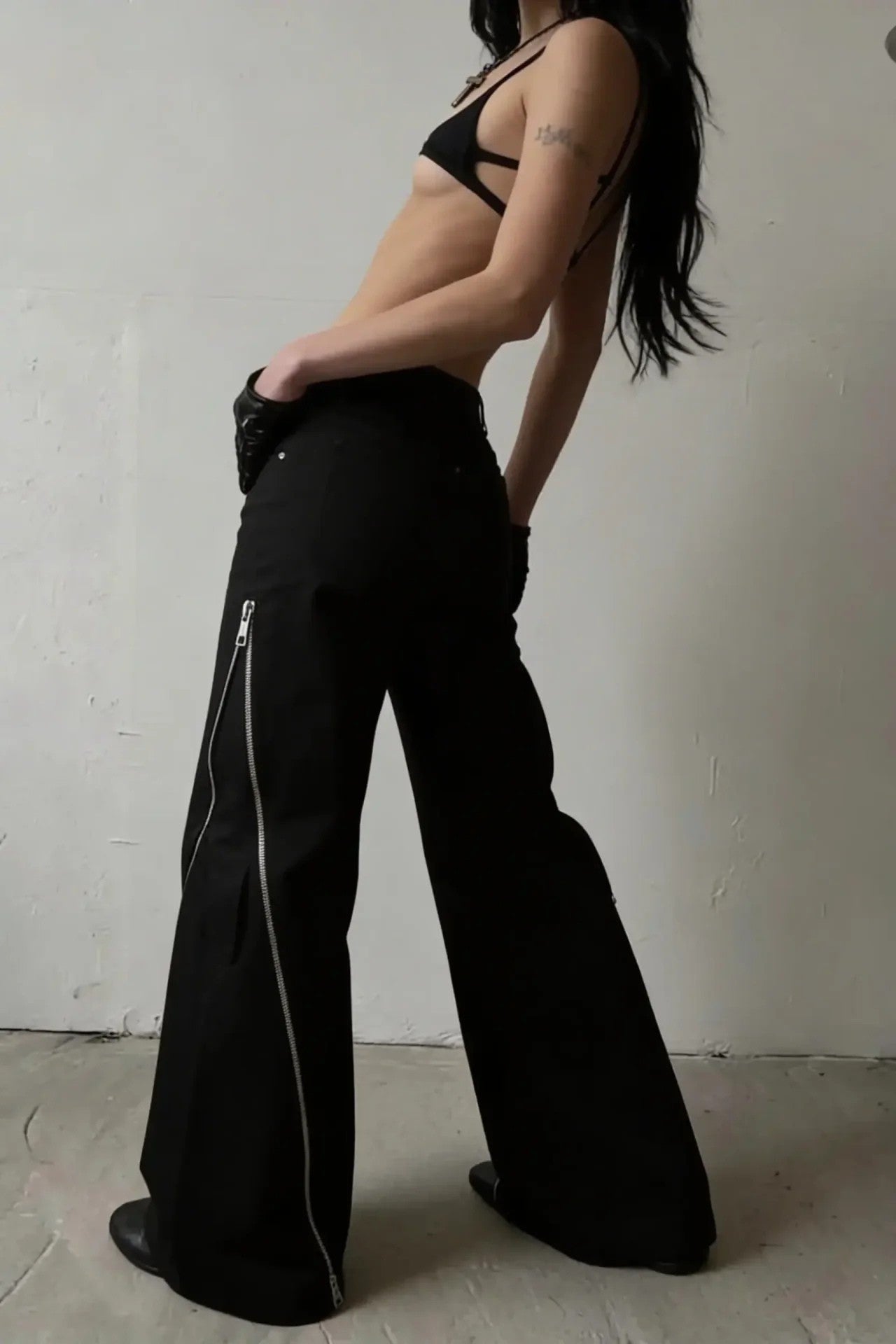 Black Edge Zip Pants