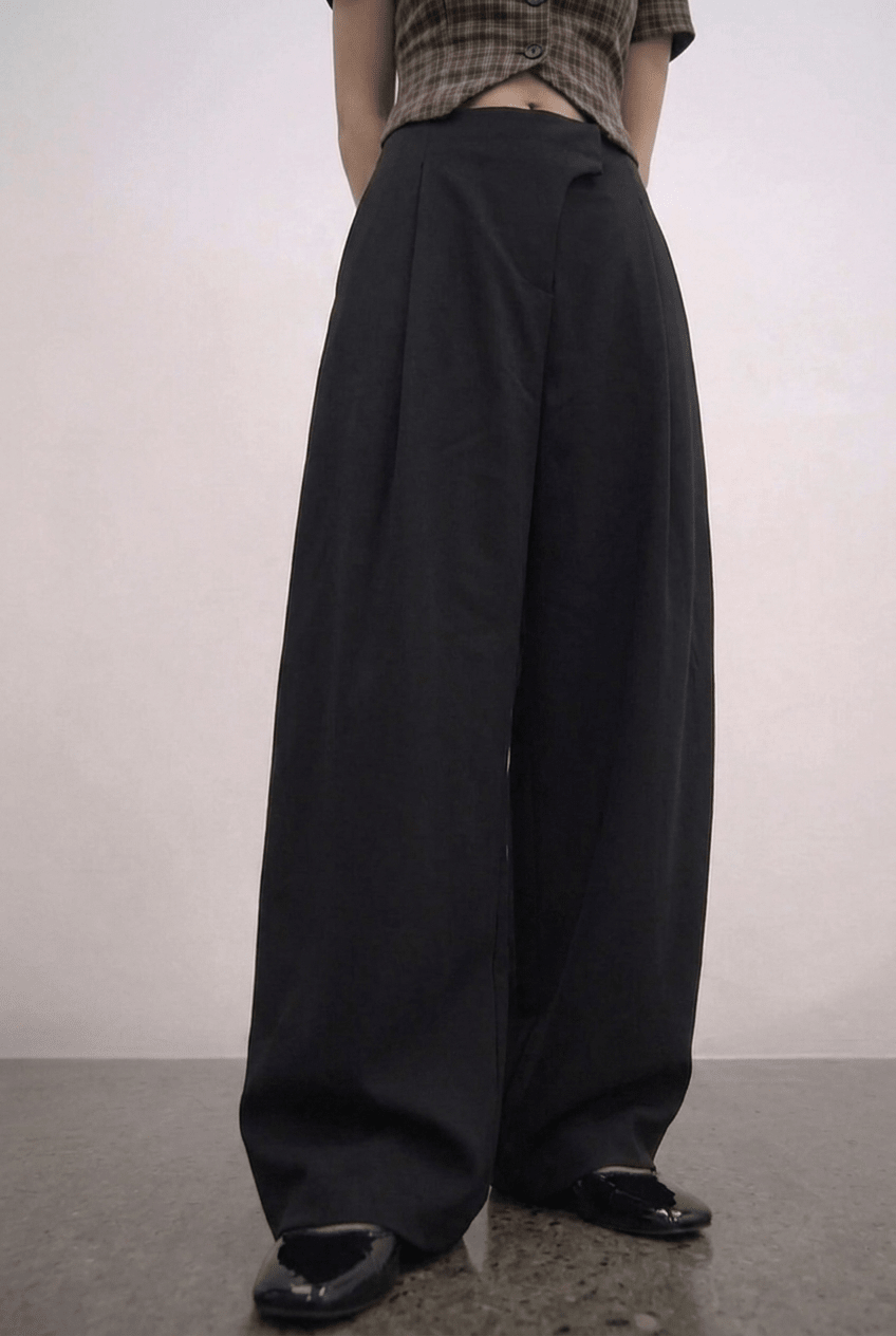 Black Ascent Drape Pants - BEEGLEE
