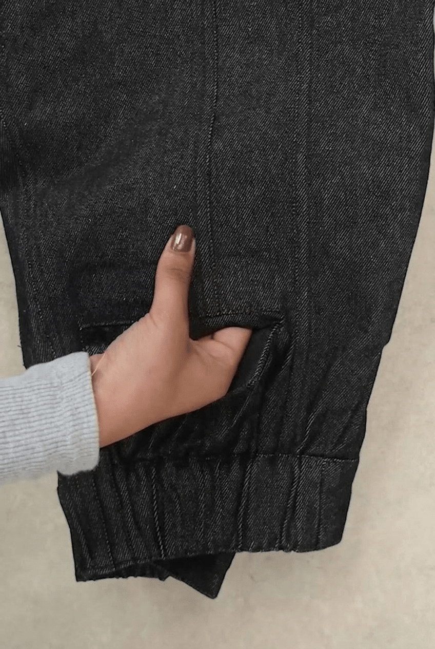 Black Banana Jeans - BEEGLEE