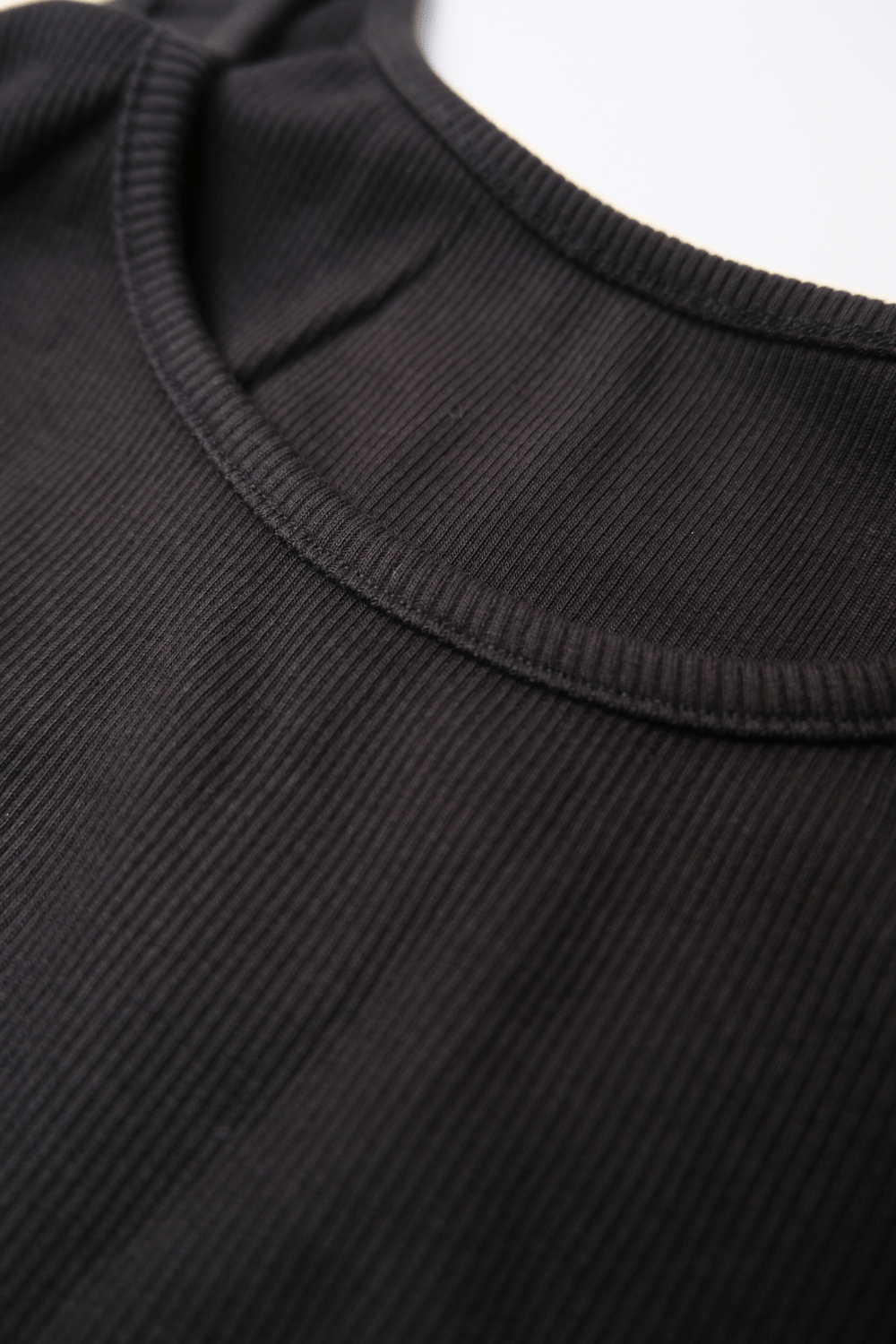 Black cut out top - BEEGLEE