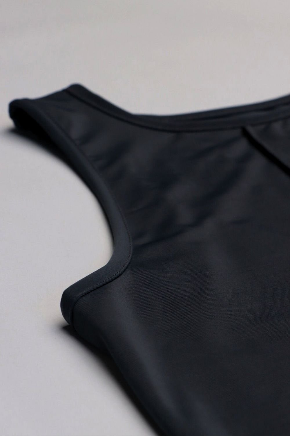 Black Dox tank top - BEEGLEE