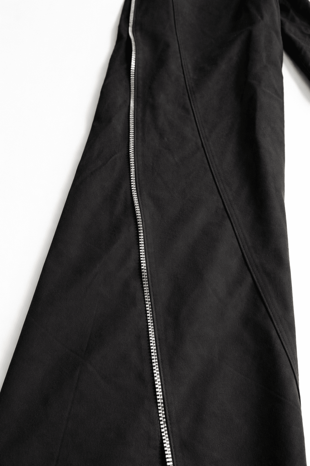 Black Edge Zip Pants - BEEGLEE