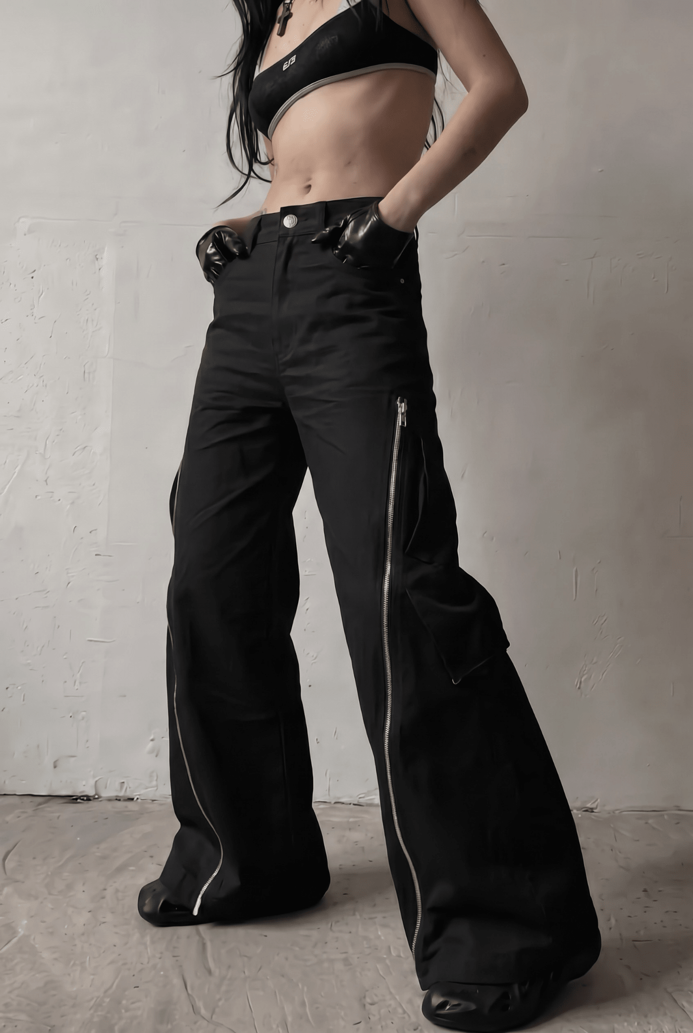 Black Edge Zip Pants - BEEGLEE
