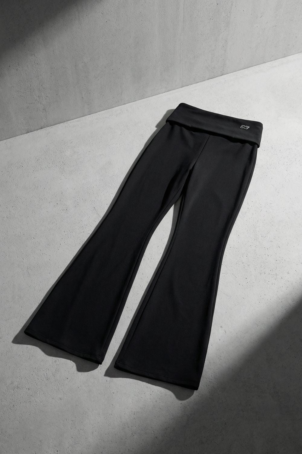 Black Flared folded pants - BEEGLEE