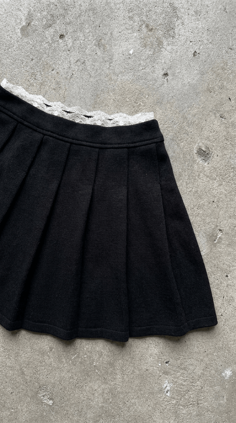 Black Lace-Trim Pleated Skort - BEEGLEE