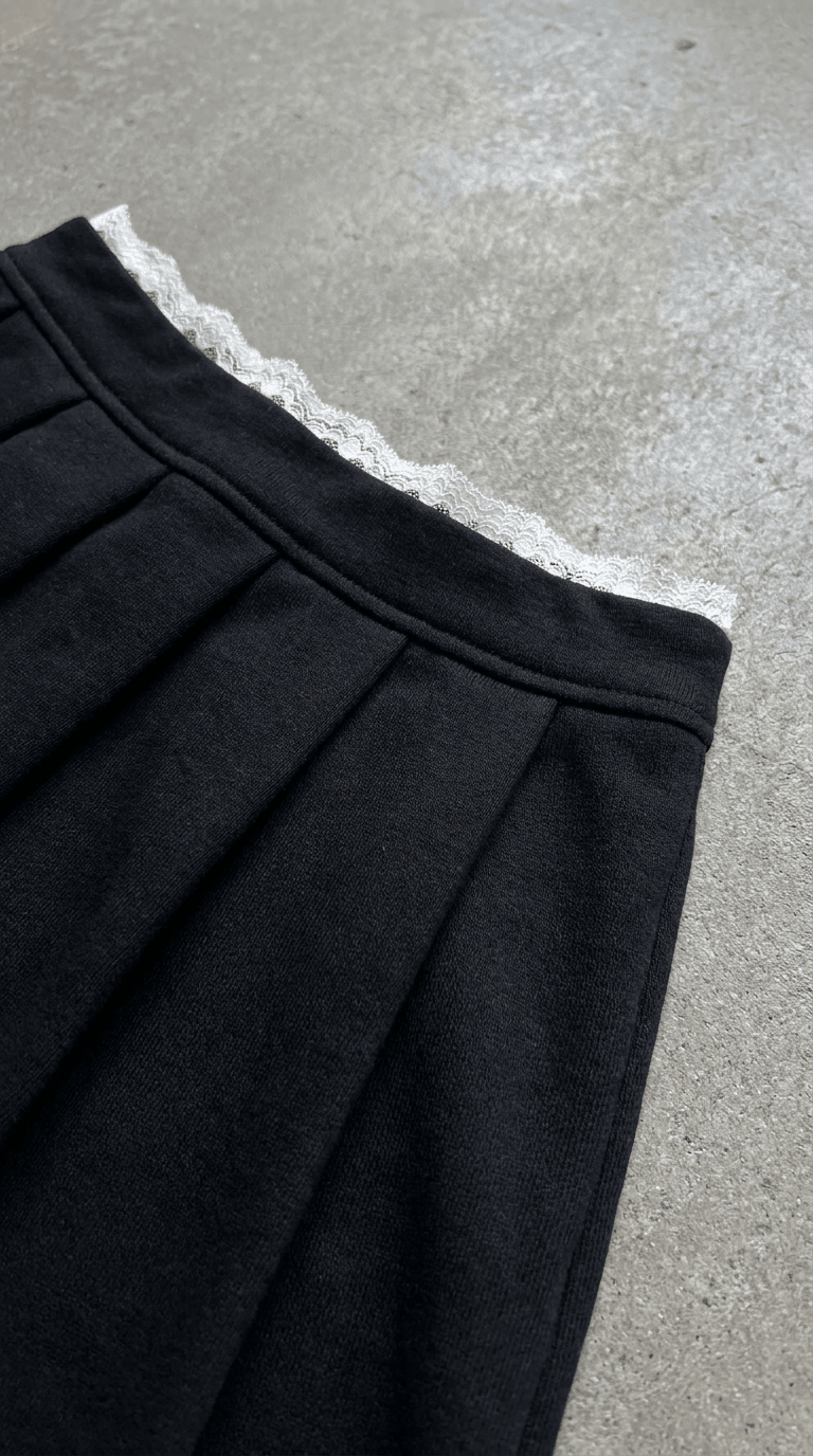 Black Lace-Trim Pleated Skort - BEEGLEE