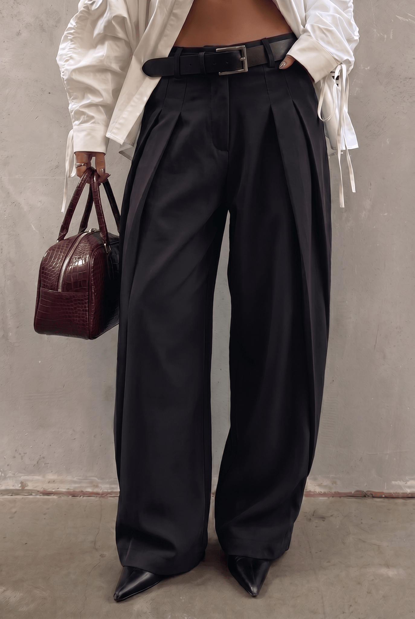 Black Pleat - Front Trousers - BEEGLEE