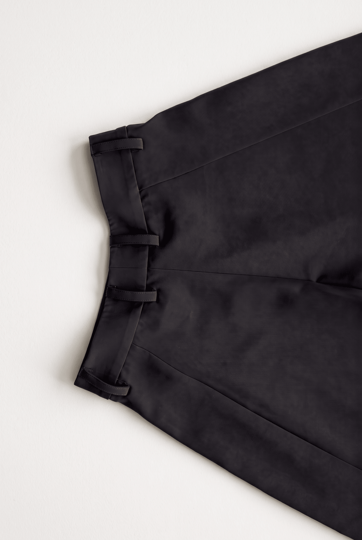 Black Pleat-Front Trousers - BEEGLEE