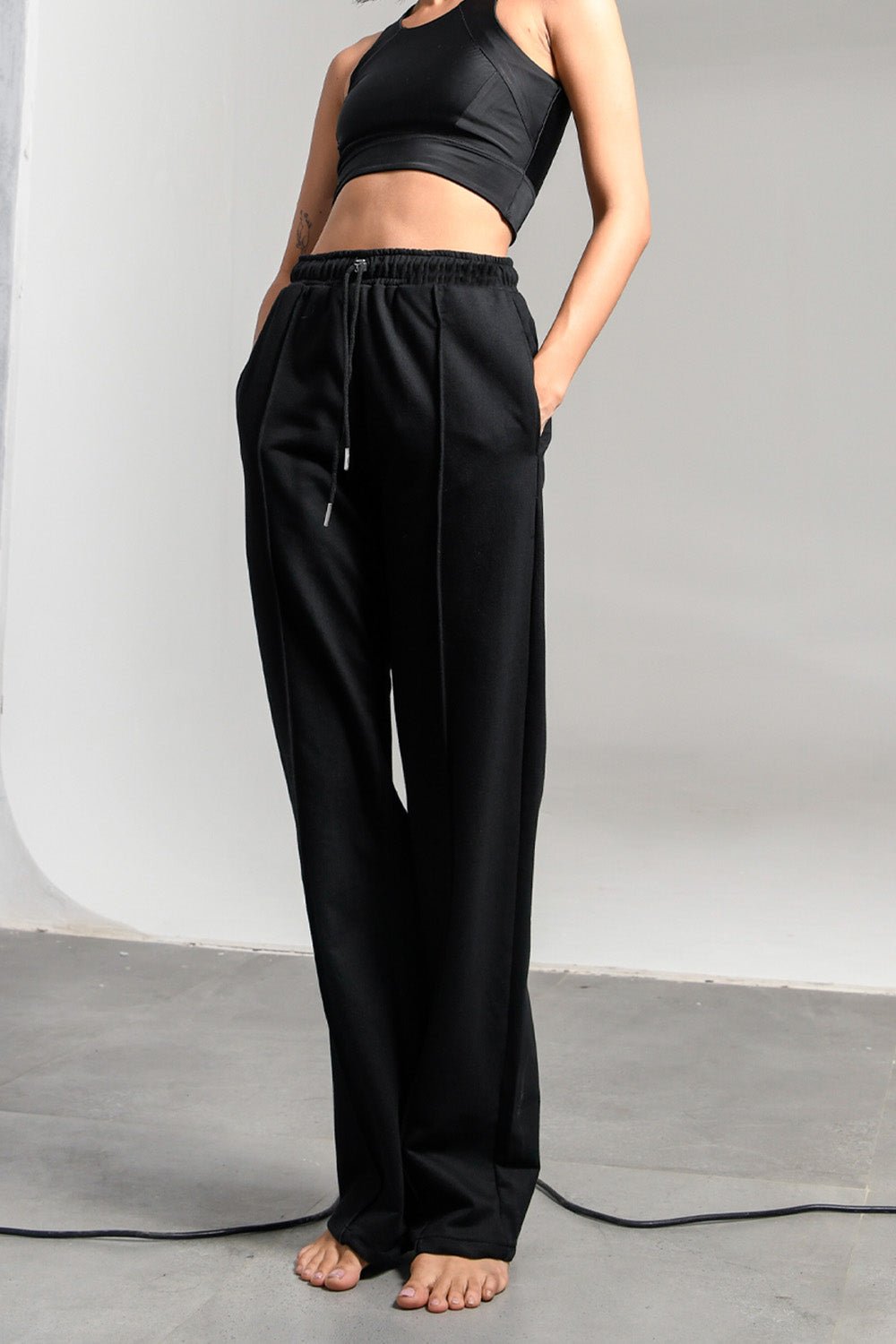 Black Pleated Sweatpants - BEEGLEE