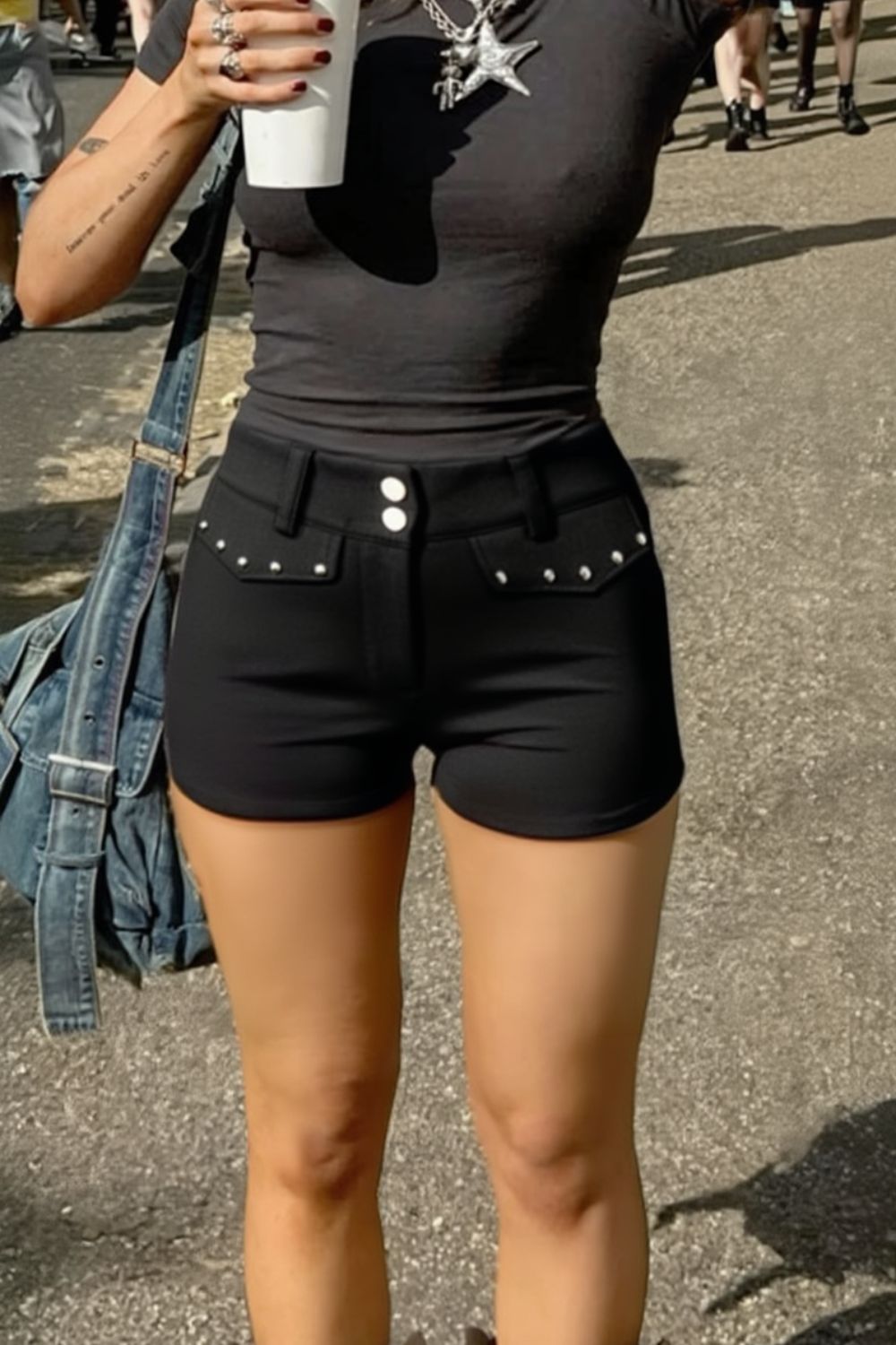 Black reverie shorts - BEEGLEE