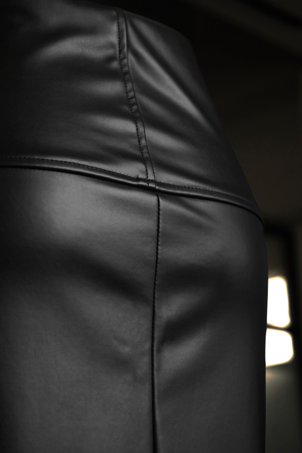 Black trumpet leather skirt - BEEGLEE