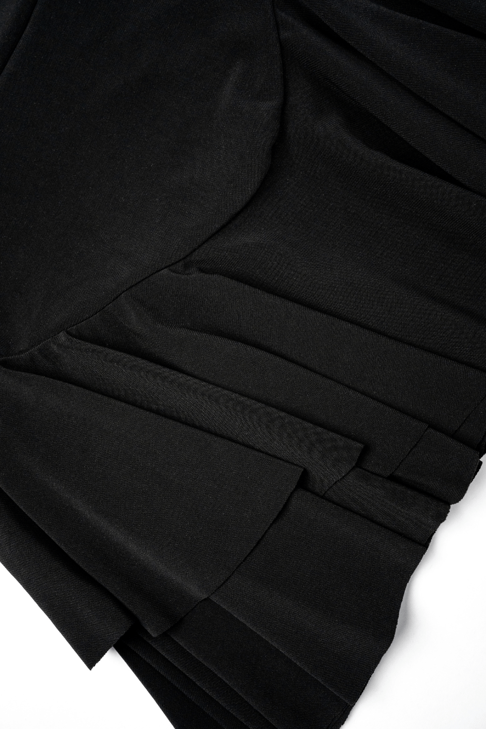 Black V shape ruffle skort - BEEGLEE