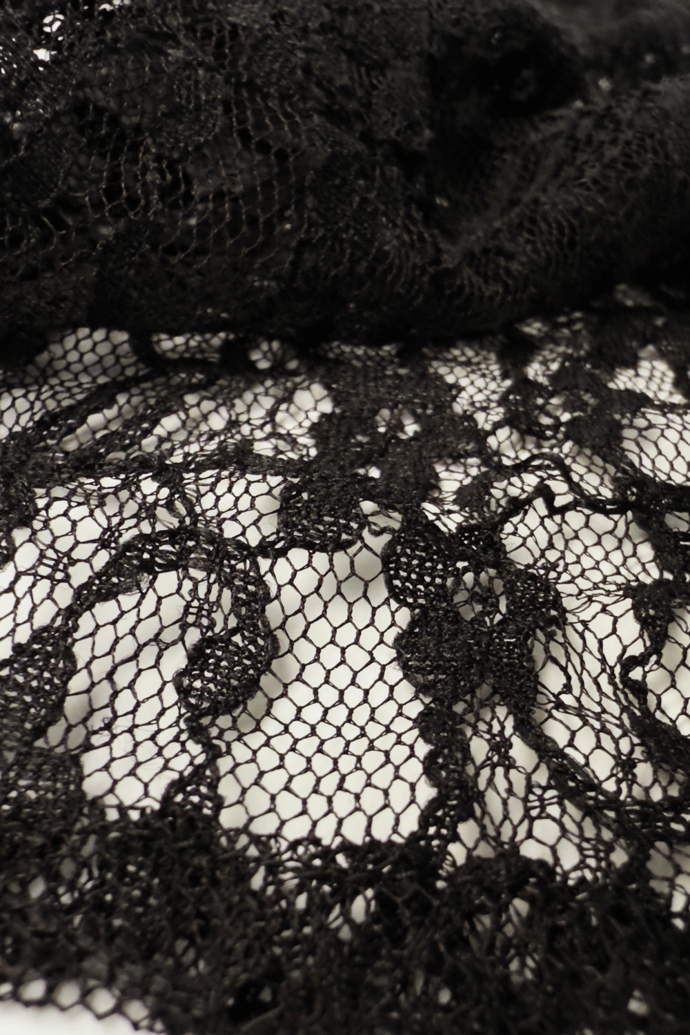 Black Victoria lace top - BEEGLEE