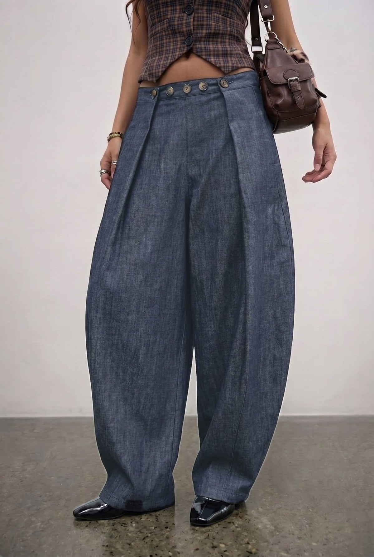 Blue Buttoned-Up Jeans - BEEGLEE