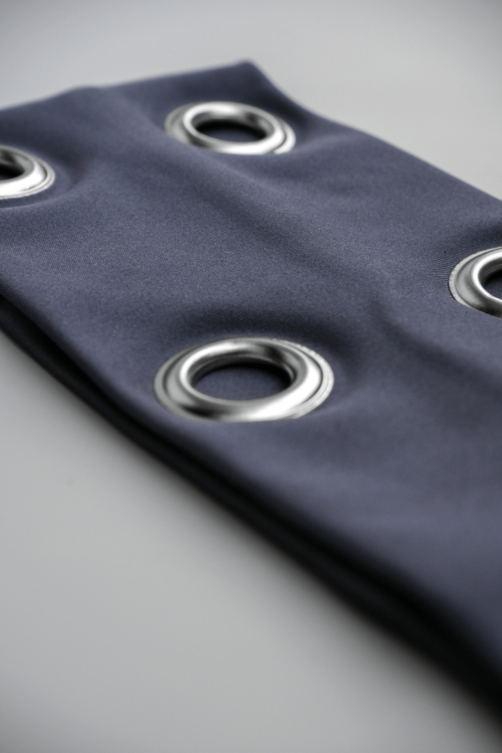 Grey Chrome Kiss Band - BEEGLEE