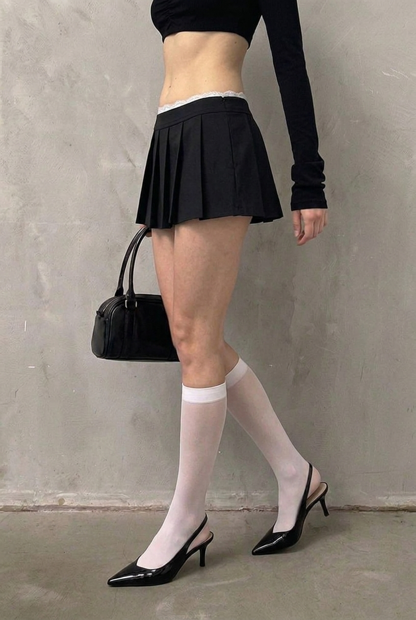 Black Lace-Trim Pleated Skort