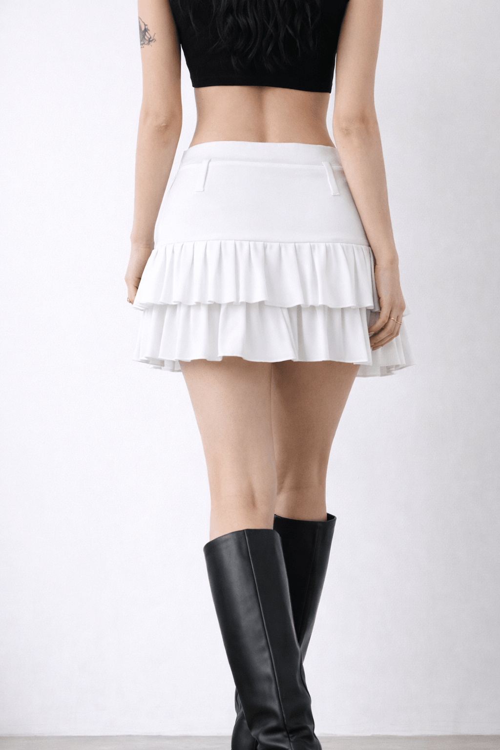 White Chilling Mini Skirt - BEEGLEE