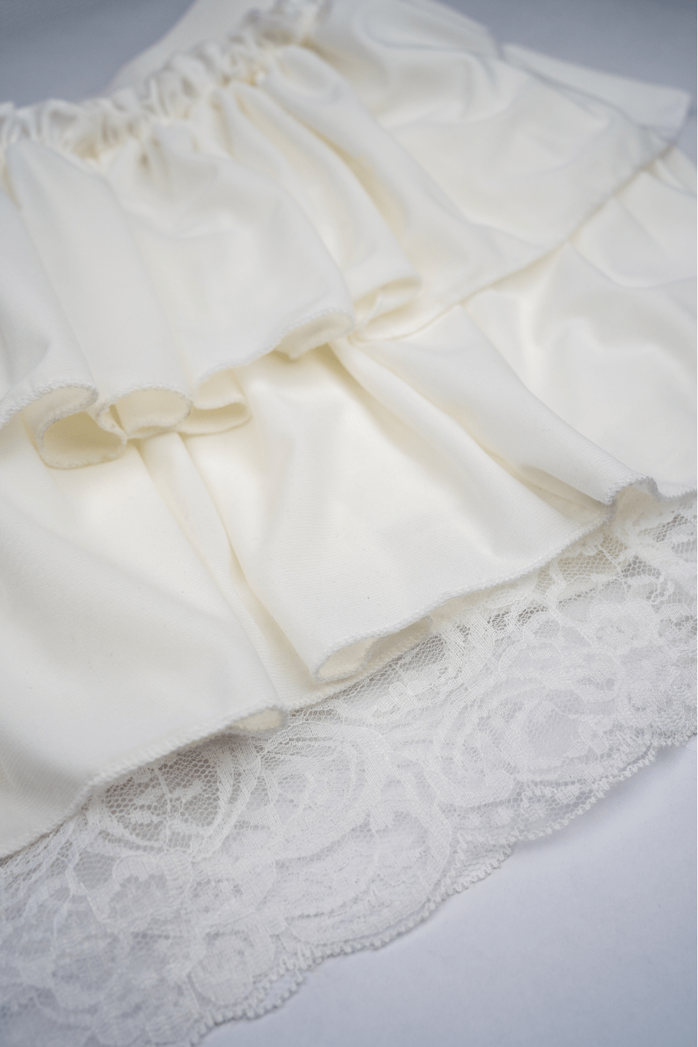 White Double ruffle skirt with lace hem - BEEGLEE