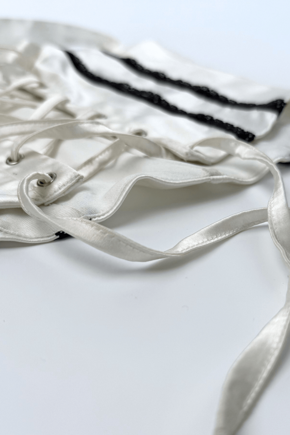 White Pearl Tie up corset - BEEGLEE