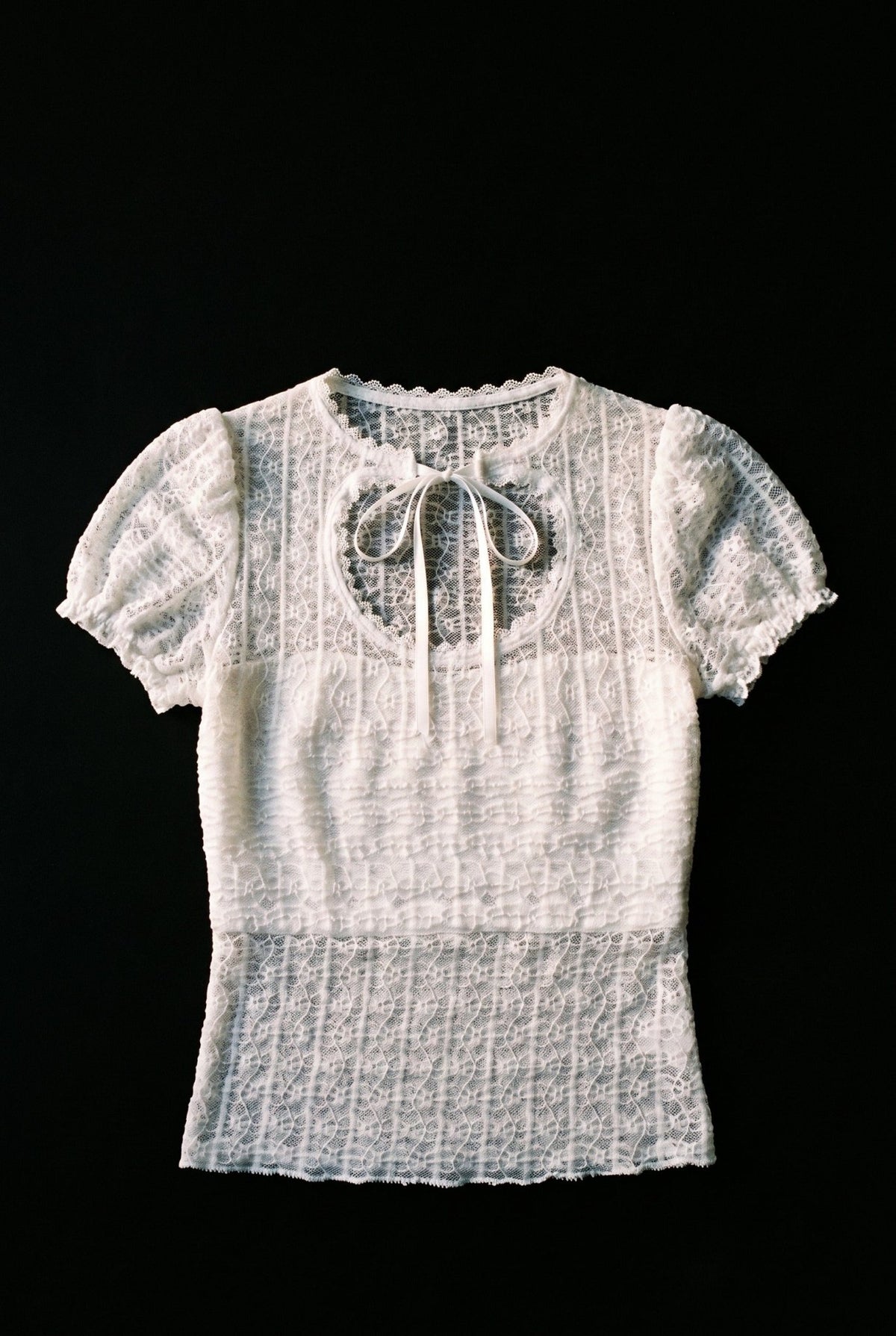 White Ribbon Keyhole Lace Top - BEEGLEE