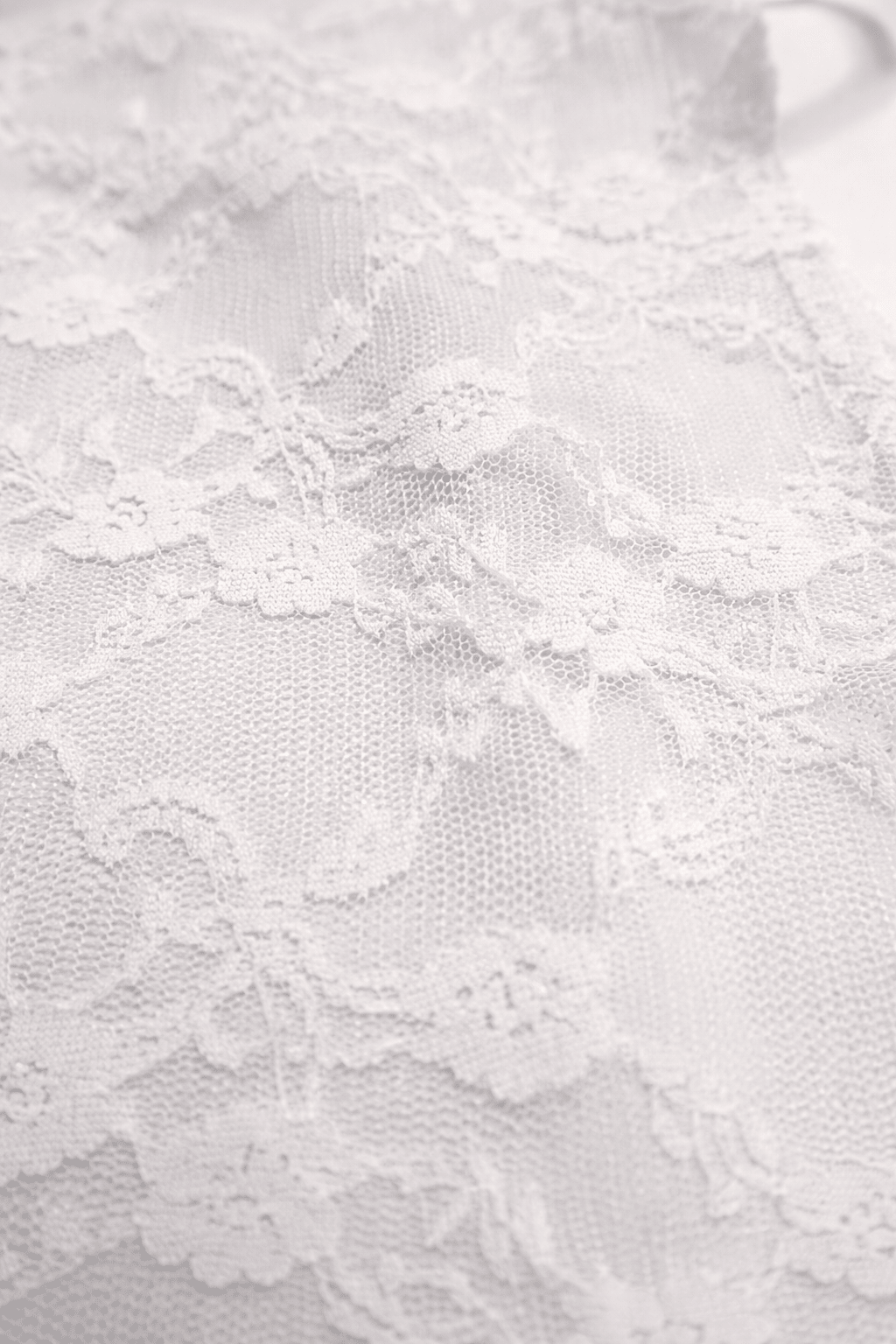 White Sia Lace Tank - BEEGLEE