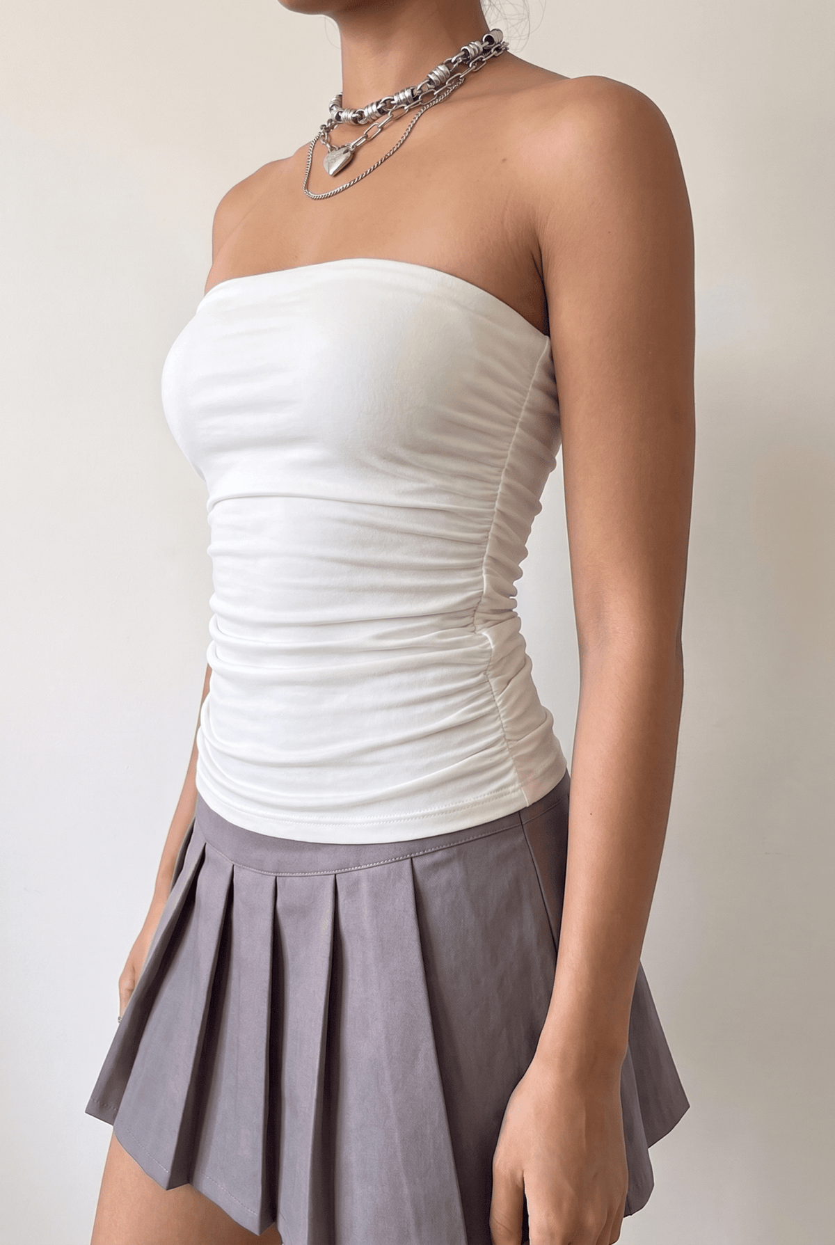 White Turnstyle Ruched Top - BEEGLEE