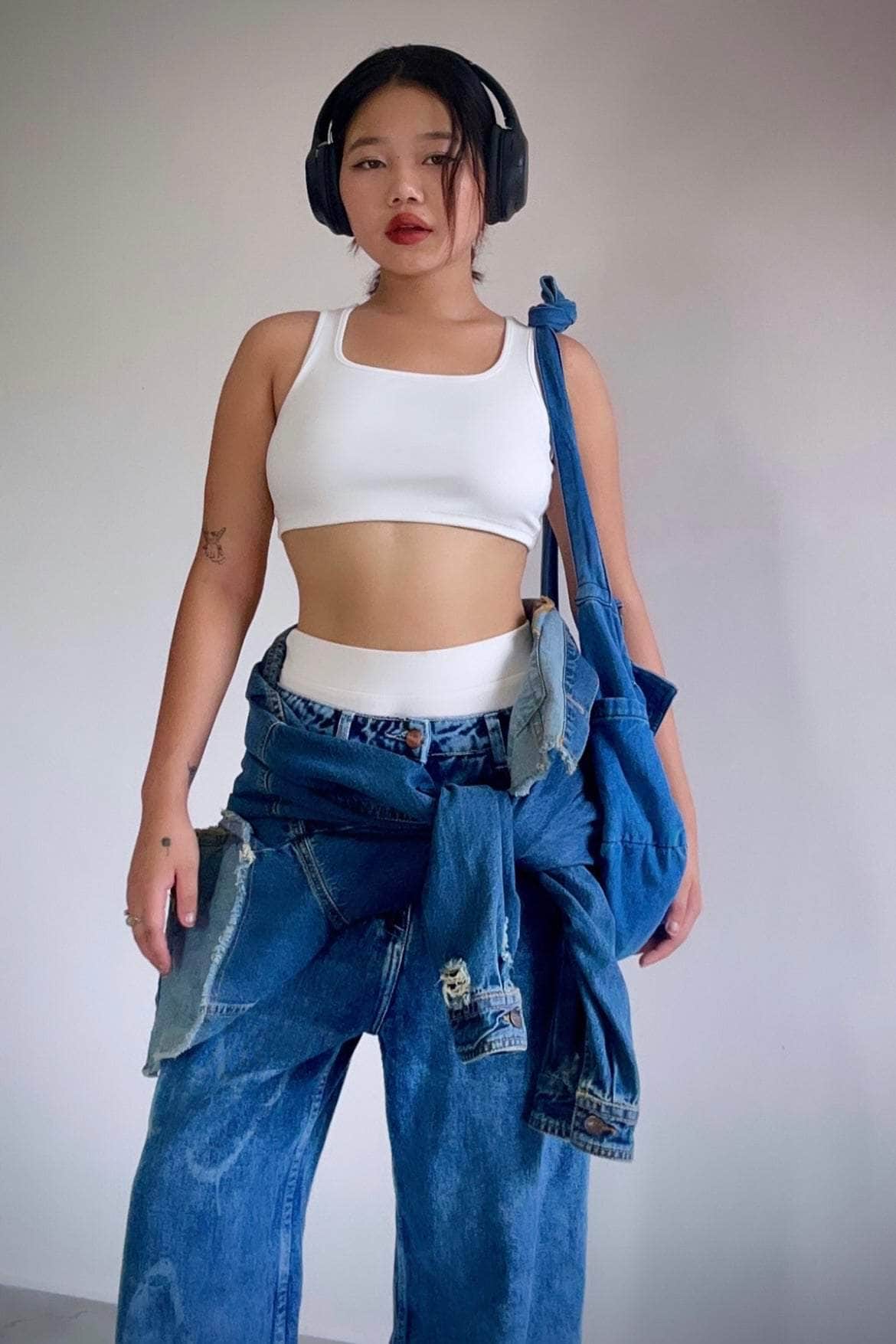 White Essential Crop Top - BEEGLEE