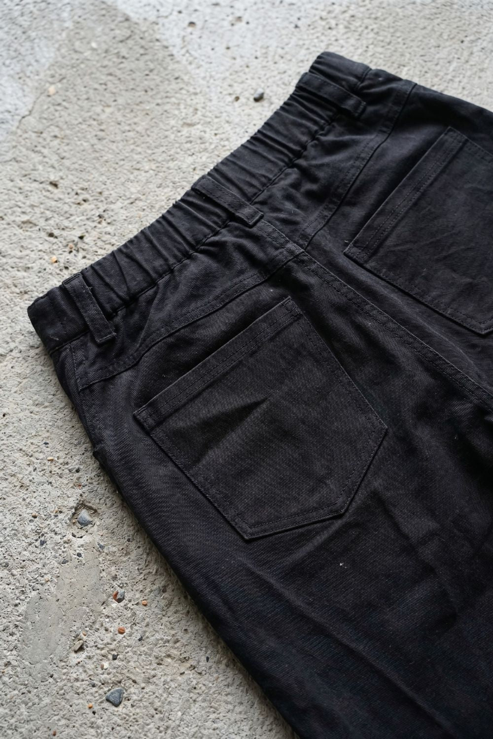 Black Arc Barrel Pants - BEEGLEE