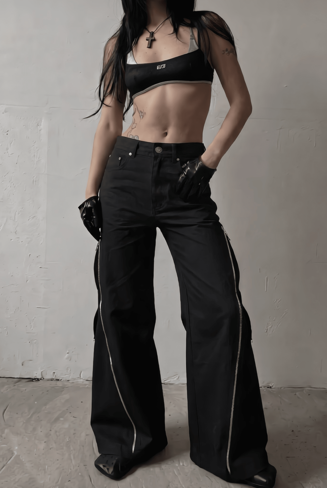 Black Edge Zip Pants - BEEGLEE