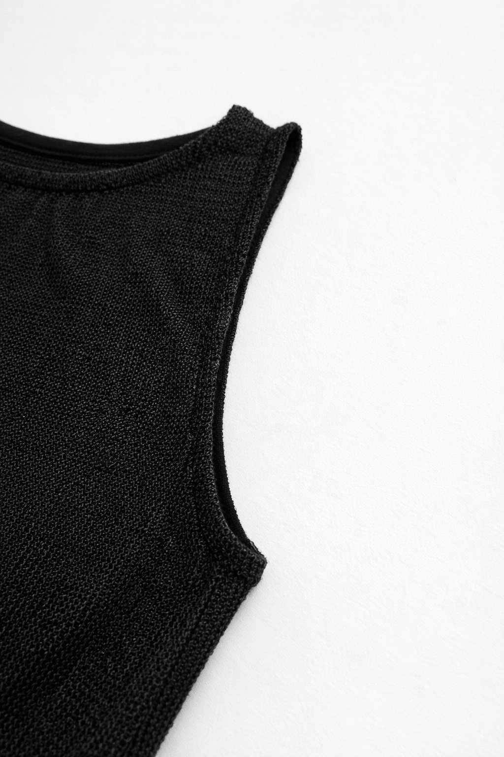 Black Metal Tank - BEEGLEE