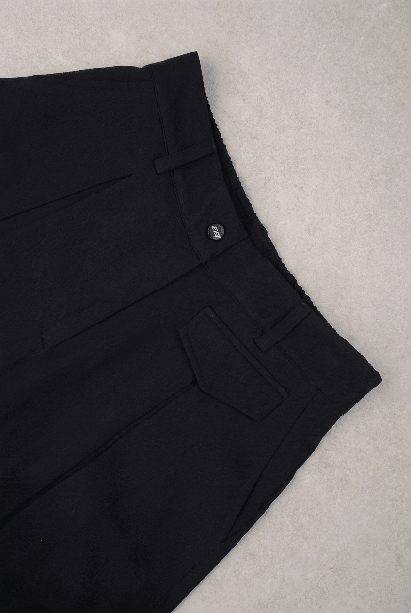 Black Protagonist Pants - BEEGLEE