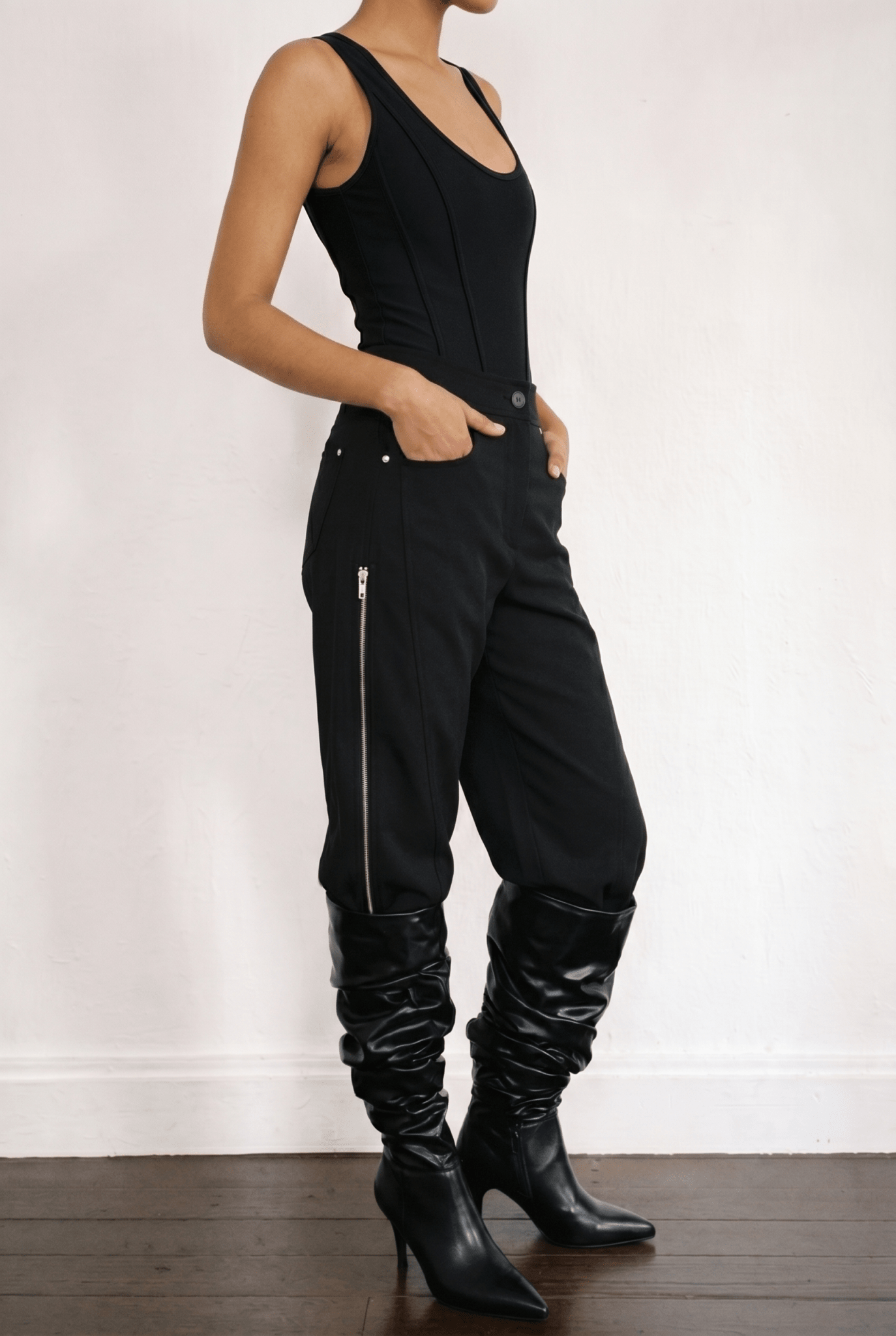 Black Venus Armour Bodysuit - BEEGLEE