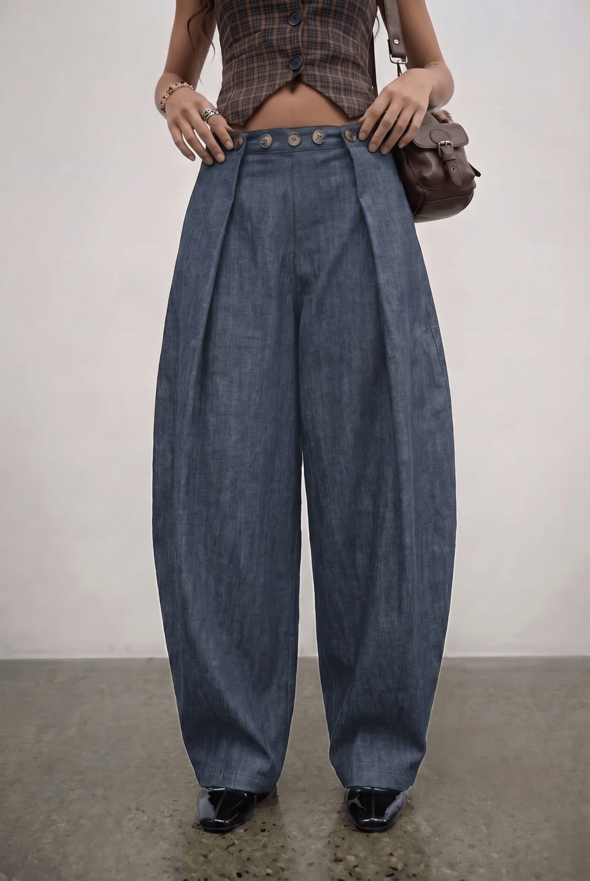 Blue Buttoned-Up Jeans - BEEGLEE