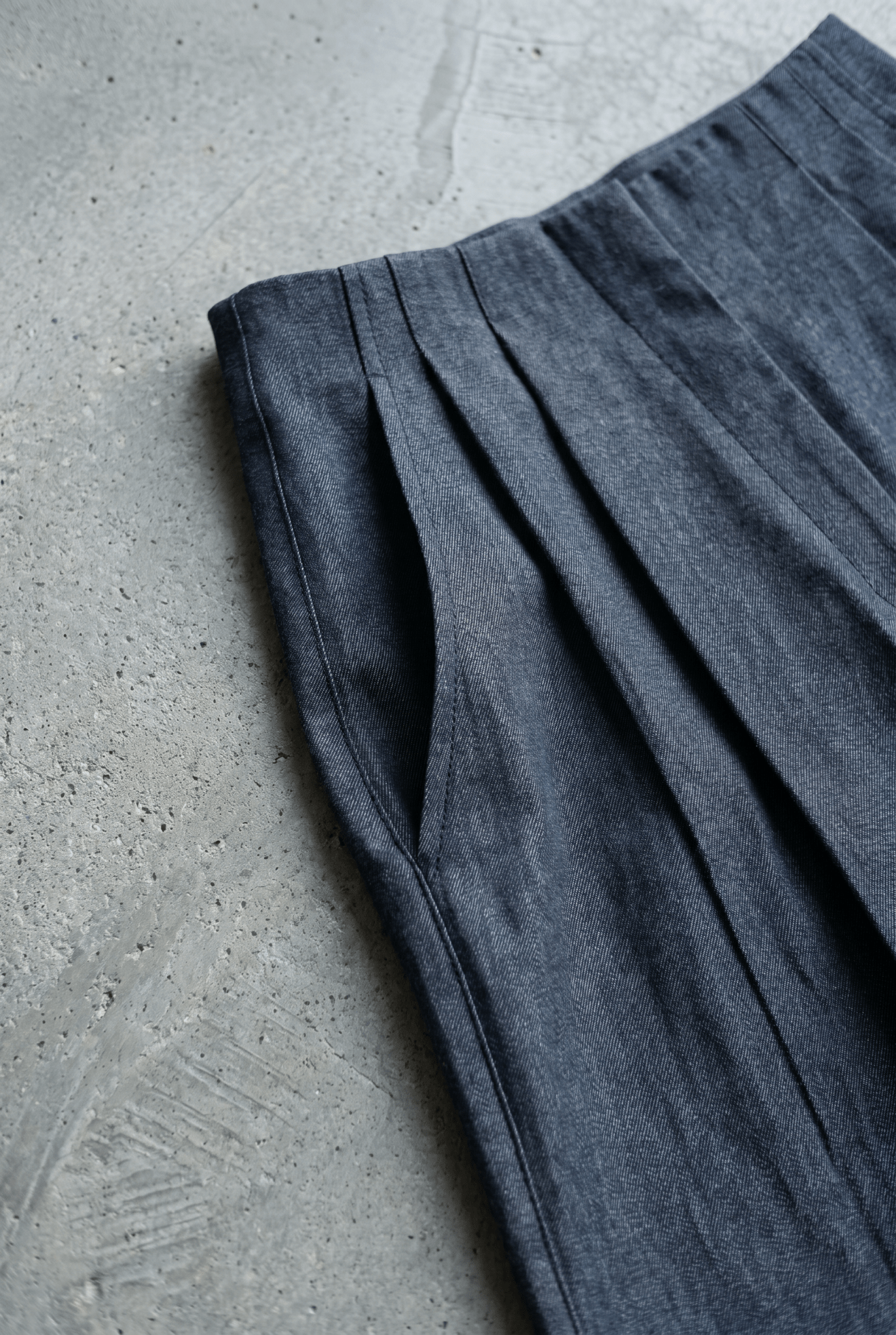 Blue Pleated Trousers - BEEGLEE