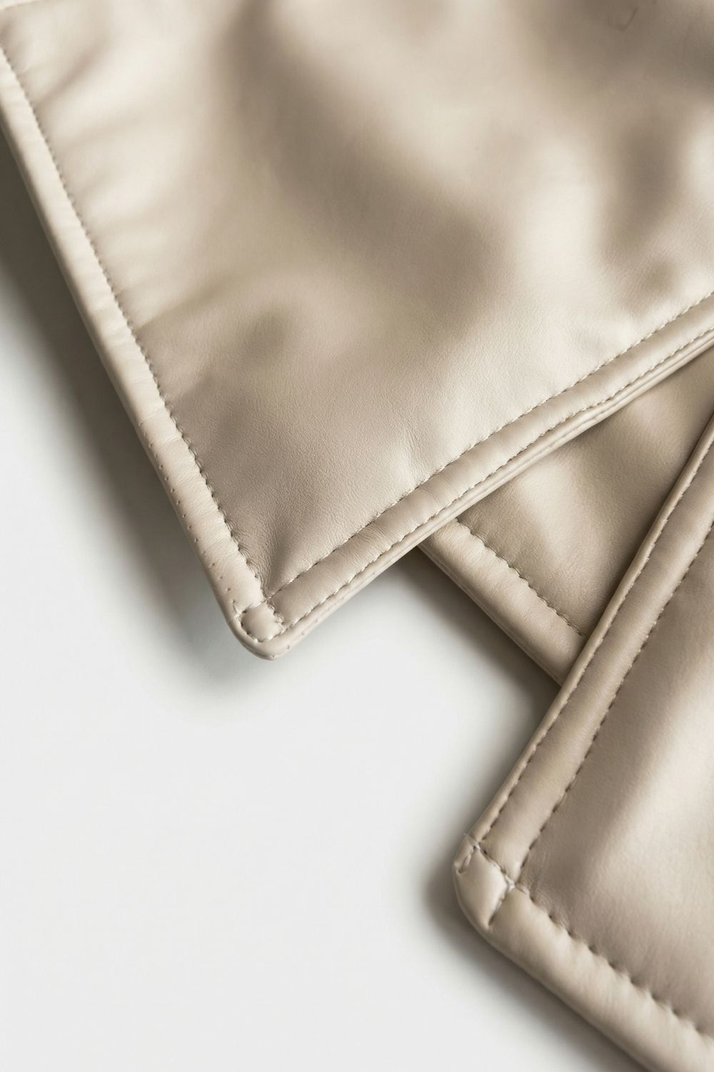 Ivory Leather skirt belt - BEEGLEE