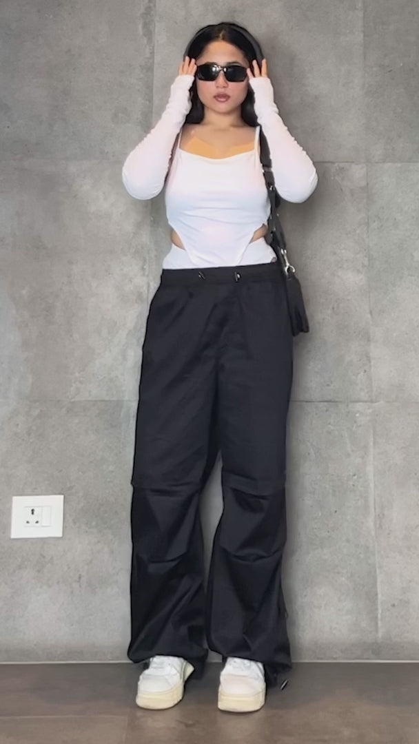 parachute pants in 2022 | Cute casual outfits, Fashion inspo outfits,  Streetwear fashion women | 2000s fashion outfits, Streetwear fashion women,  Casual outfits