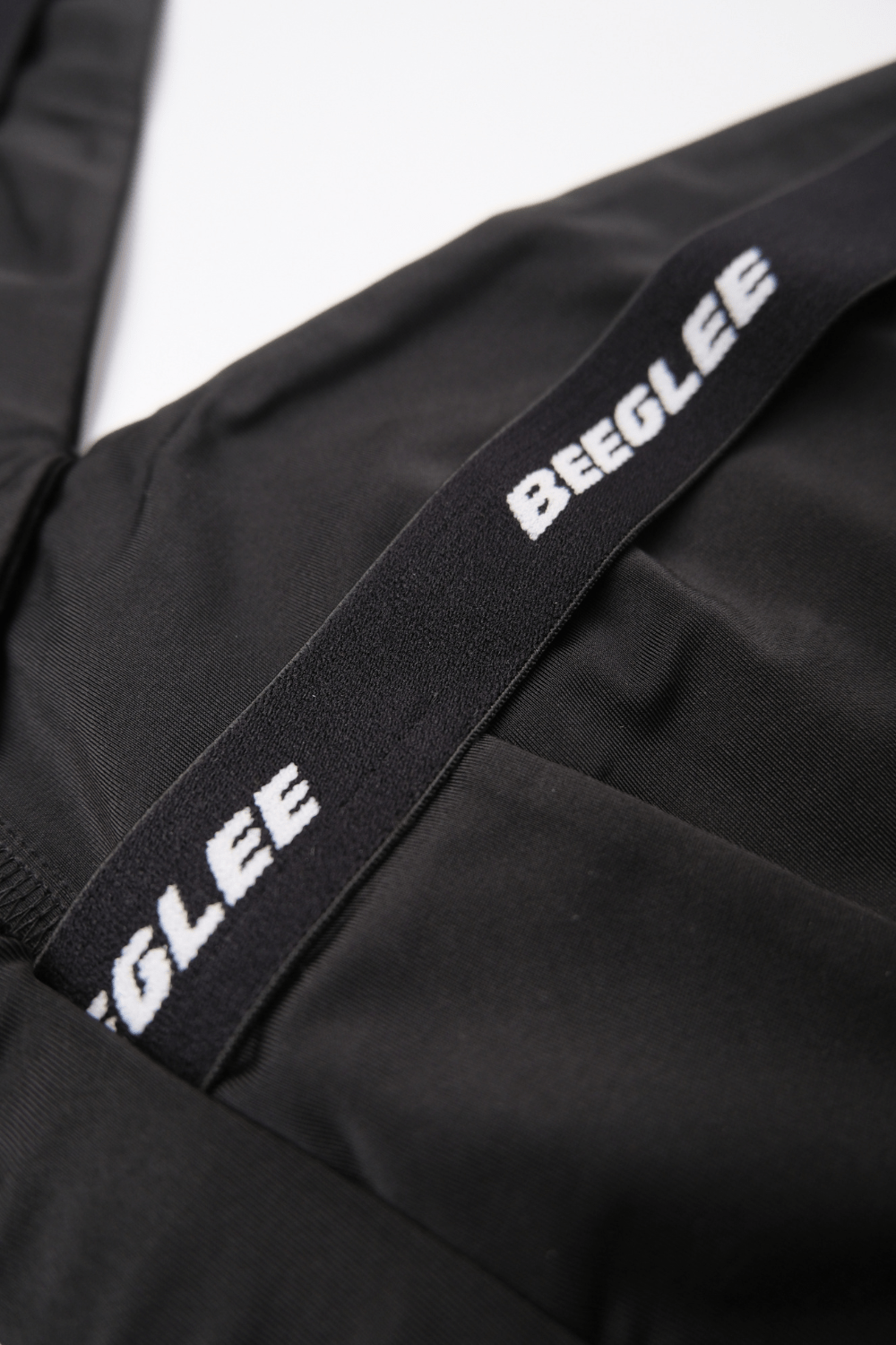 Raw Edge V shorts - BEEGLEE