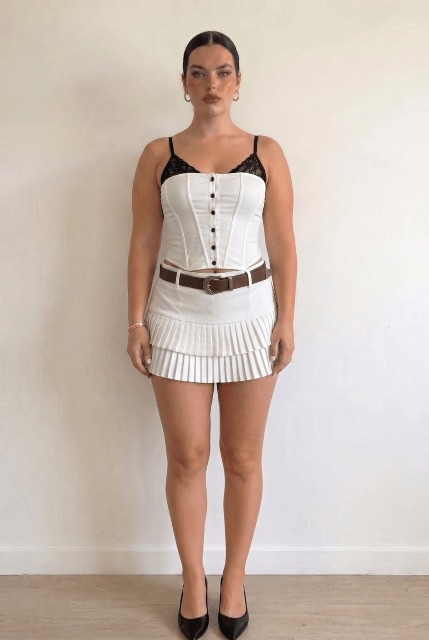 White Chilling Mini Skirt - BEEGLEE