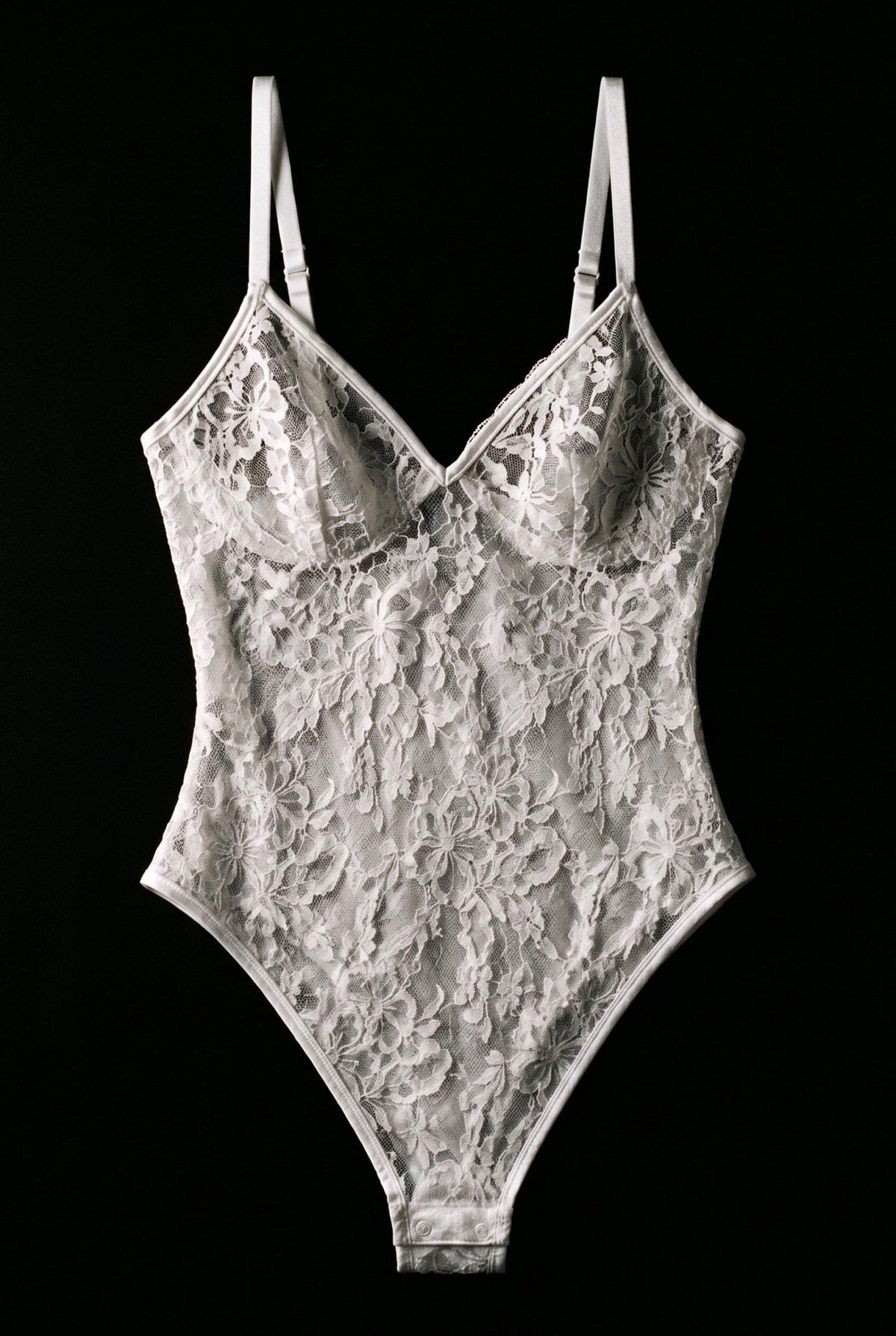 White Gigi Lace Bodysuit - BEEGLEE