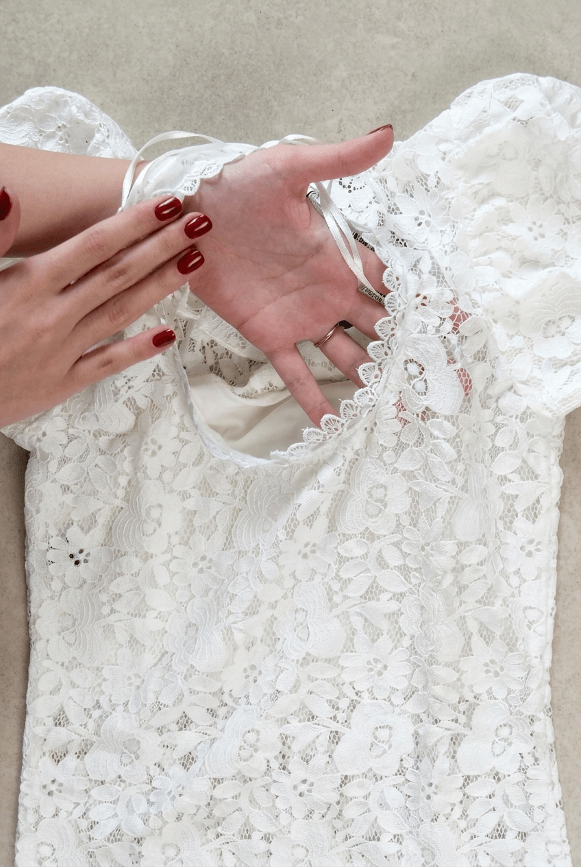 White Ribbon Keyhole Lace Top - BEEGLEE
